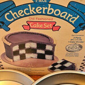 vintage G&S checkerboard old fashioned cake pan set 3 pans & divider